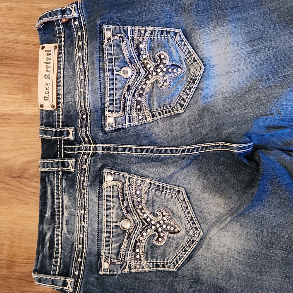 Like New Rock Revival Jeans - Picture 3 of 3